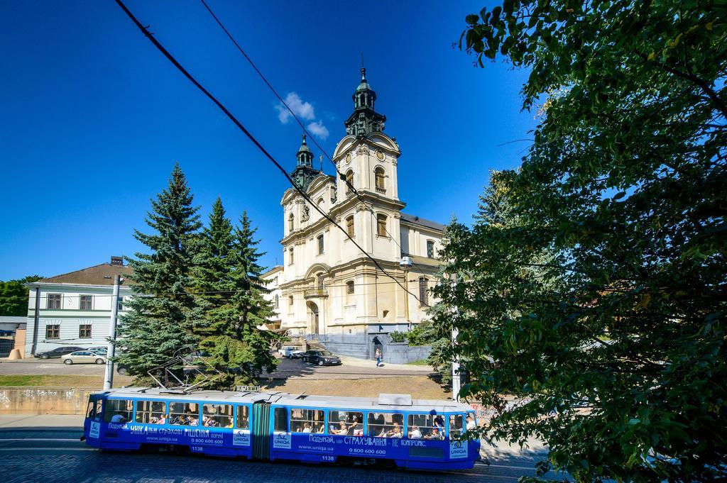 Modern Apartment In Old City Center Львів Екстер'єр фото