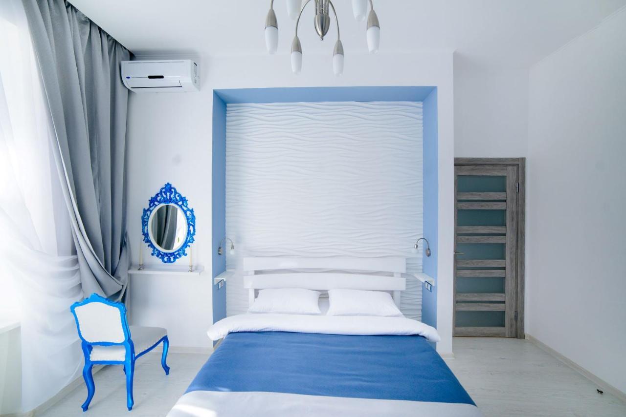 Modern Apartment In Old City Center Львів Екстер'єр фото